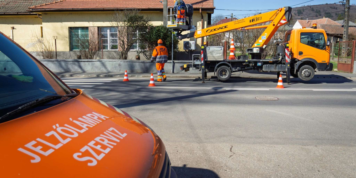 Visszaállították a sárga villogót Ondon